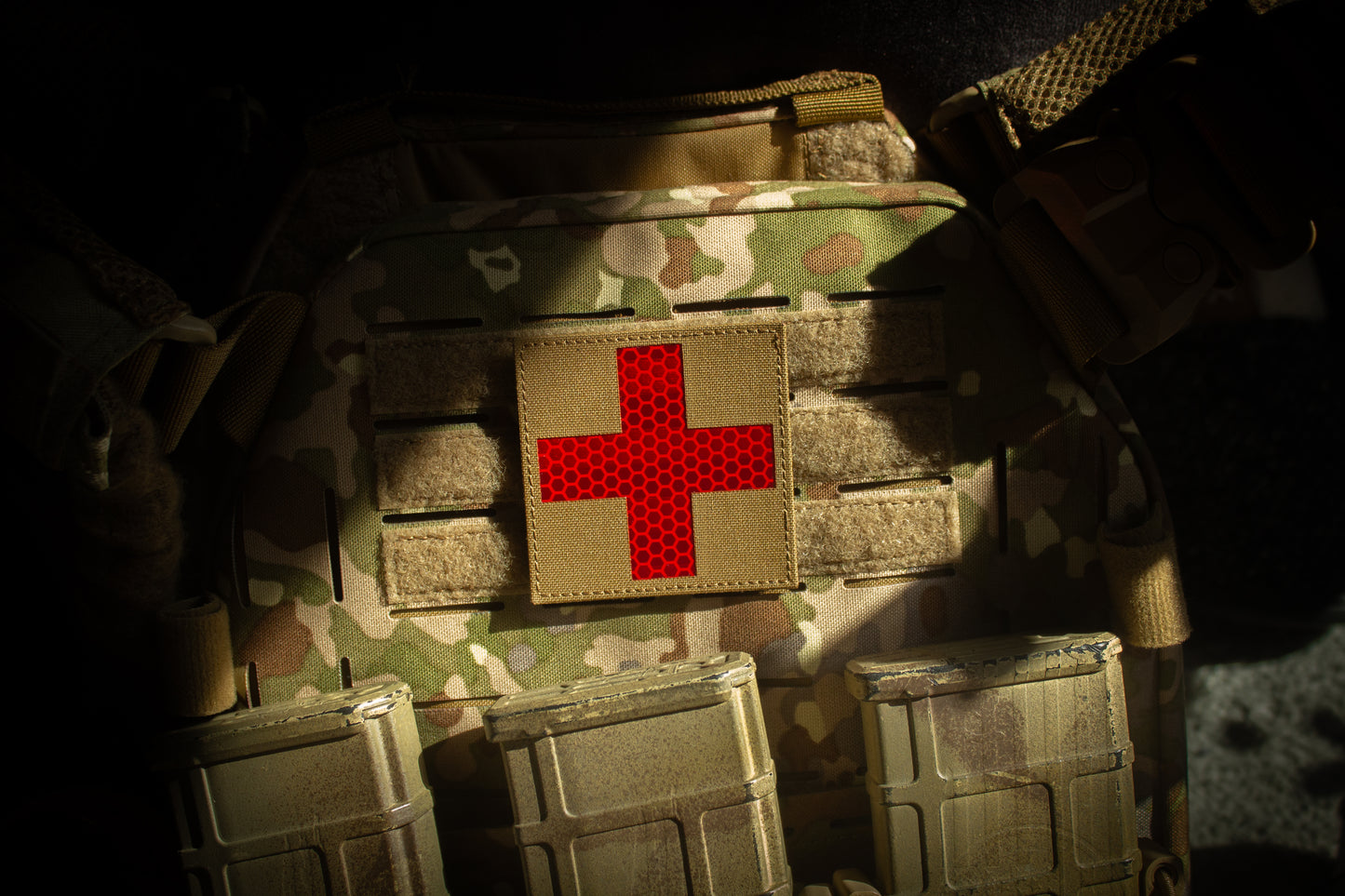 70x70mm First Aid Lasercut Patch mit Klett
