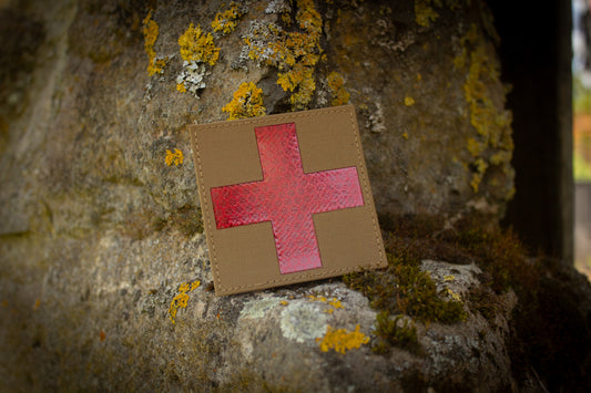 70x70mm First Aid Lasercut Patch mit Klett